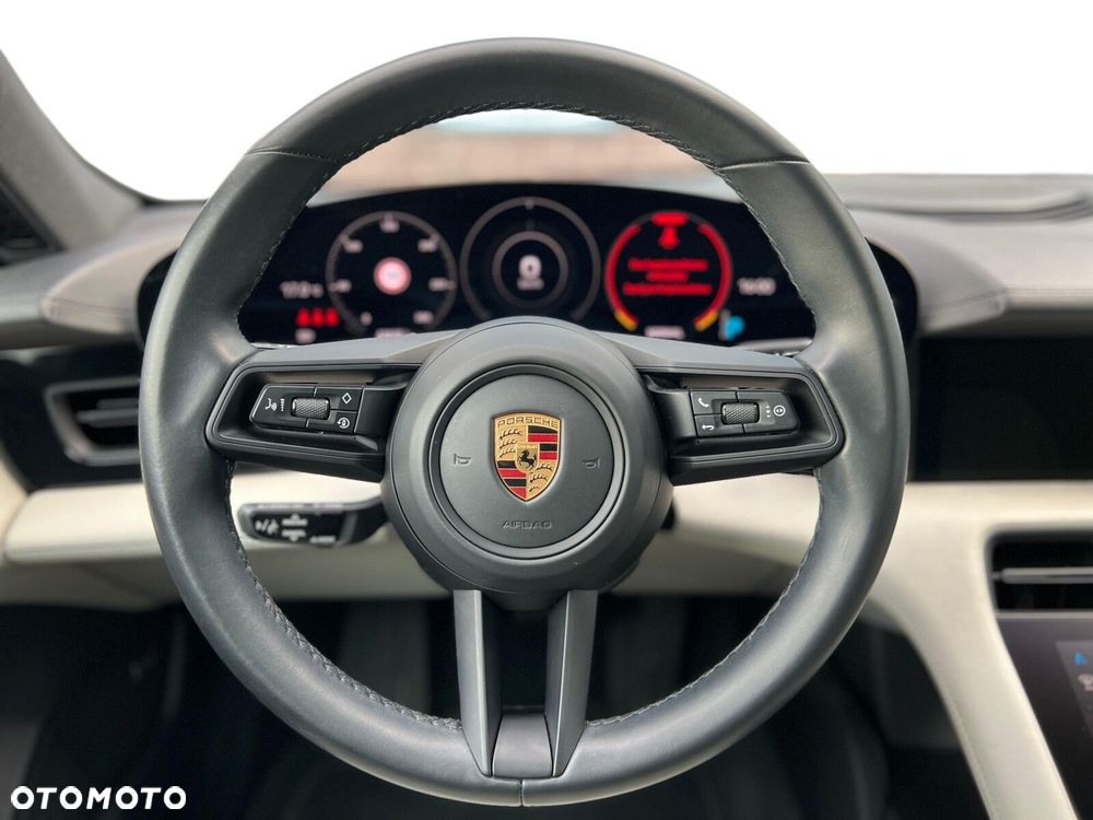 Porsche Taycan - 27