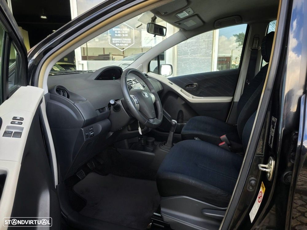 Toyota Yaris 1.0 VVT-i Sol+AC - 17