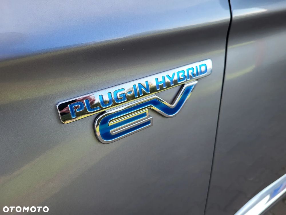 Mitsubishi Outlander 2.4 4WD Diamant+ - 38