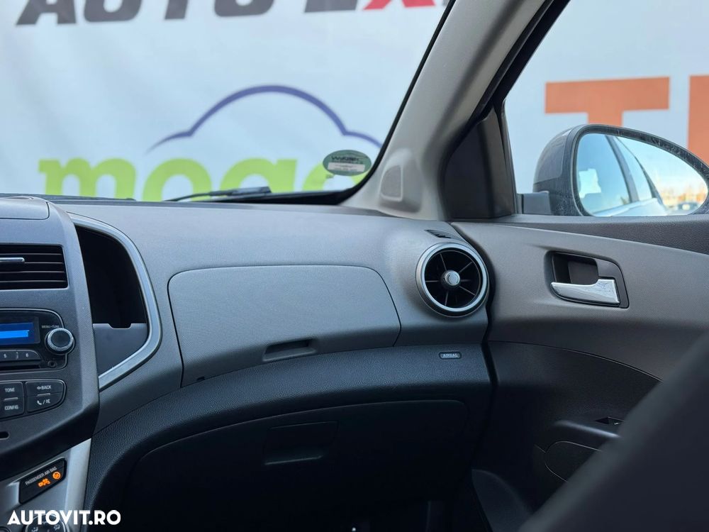 Chevrolet Aveo 1.6 LTZ - 38