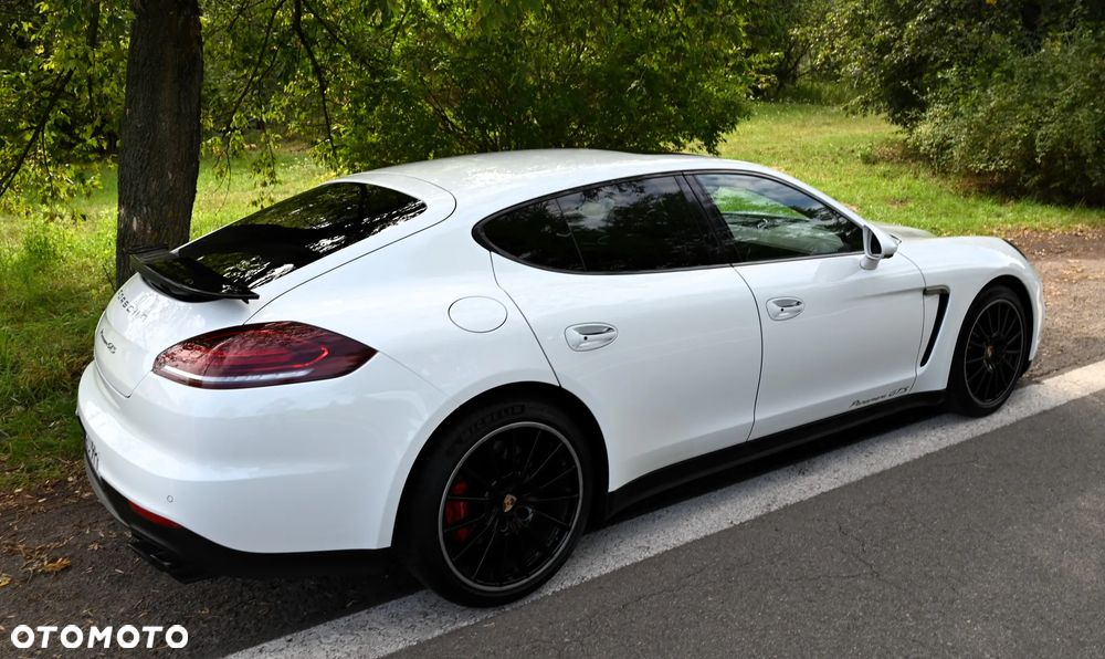 Porsche Panamera GTS PDK - 13