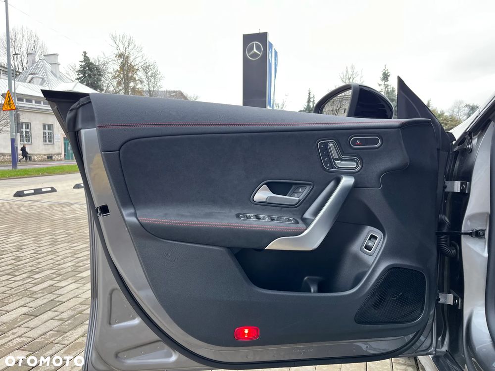 Mercedes-Benz CLA 200 mHEV AMG Line 7G-DCT - 15