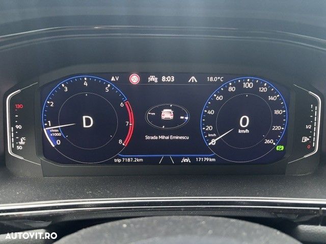 Volkswagen T-Roc - 8