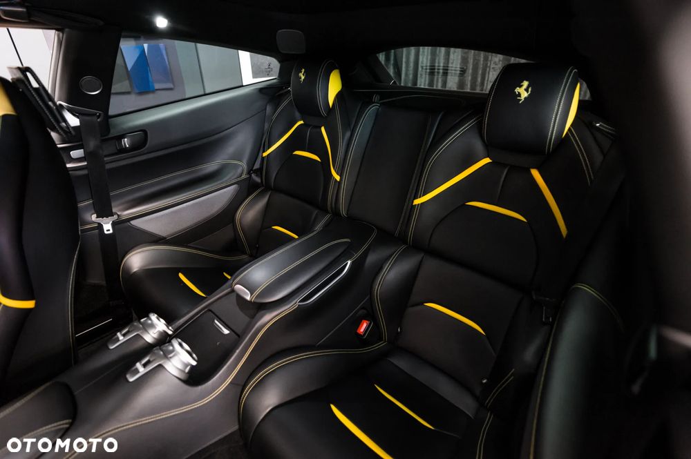 Ferrari GTC4Lusso - 28