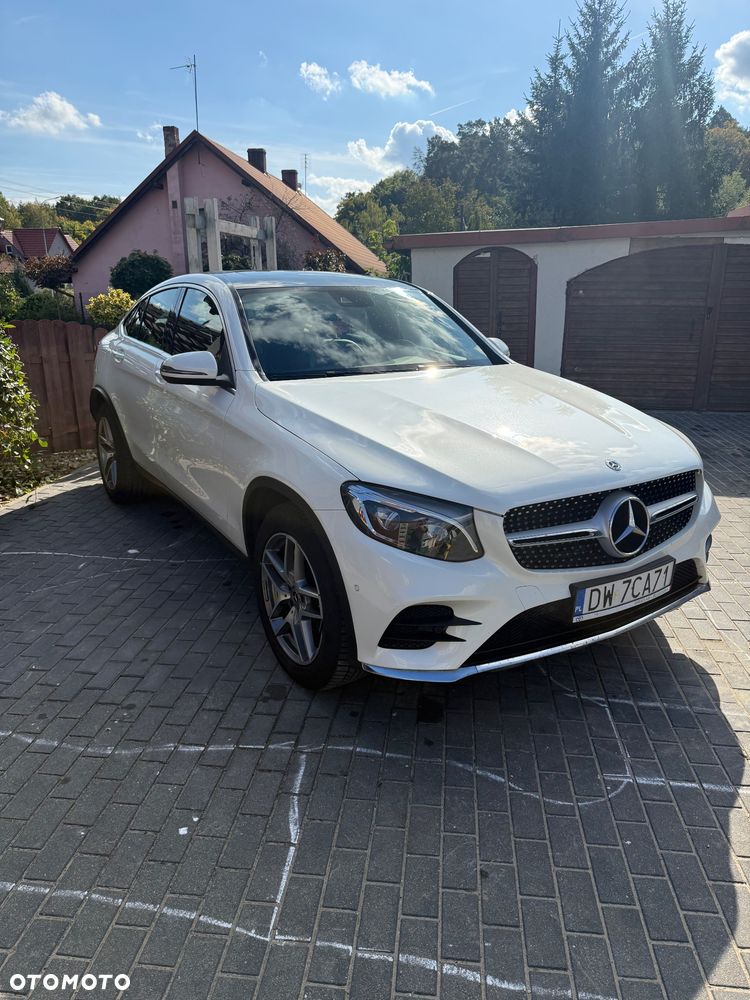 Mercedes-Benz GLC 300 4-Matic - 4