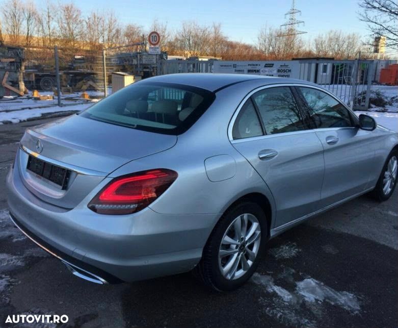Mercedes-Benz C 220 d 4Matic 9G-TRONIC Avantgarde - 3