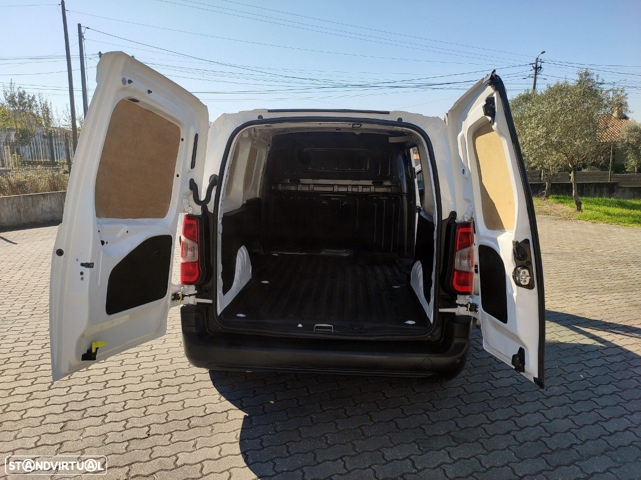 Peugeot Partner 1.5 BlueHDi Asphalt Longa - 14