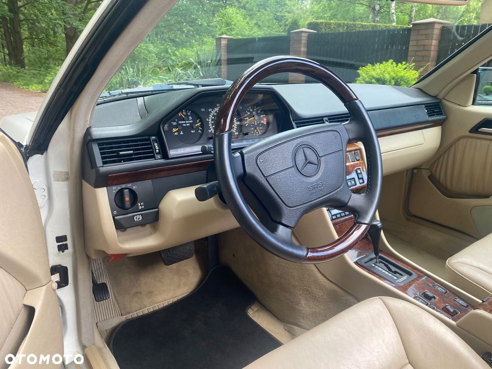 Mercedes-Benz Klasa E 320 - 11