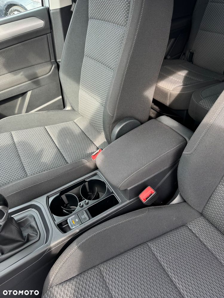 Volkswagen Touran 1.5 TSI ACT OPF Trendline - 37