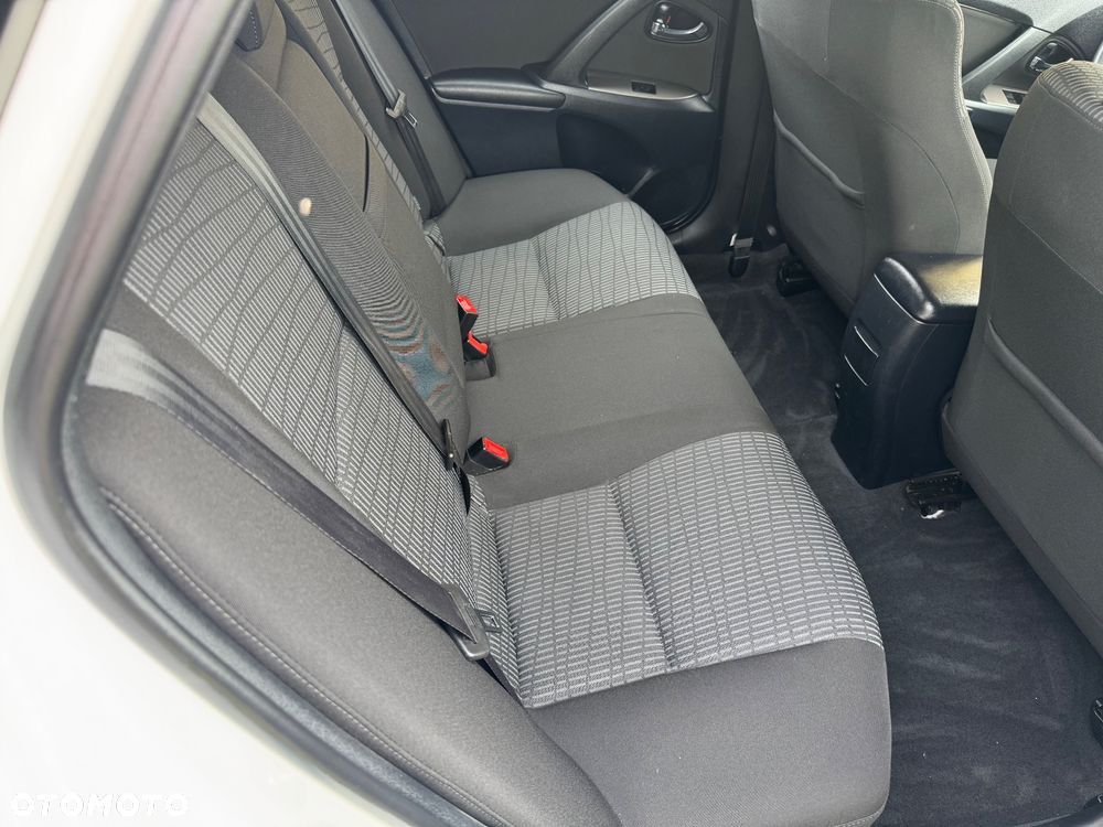 Toyota Avensis 1.8 Luna - 26