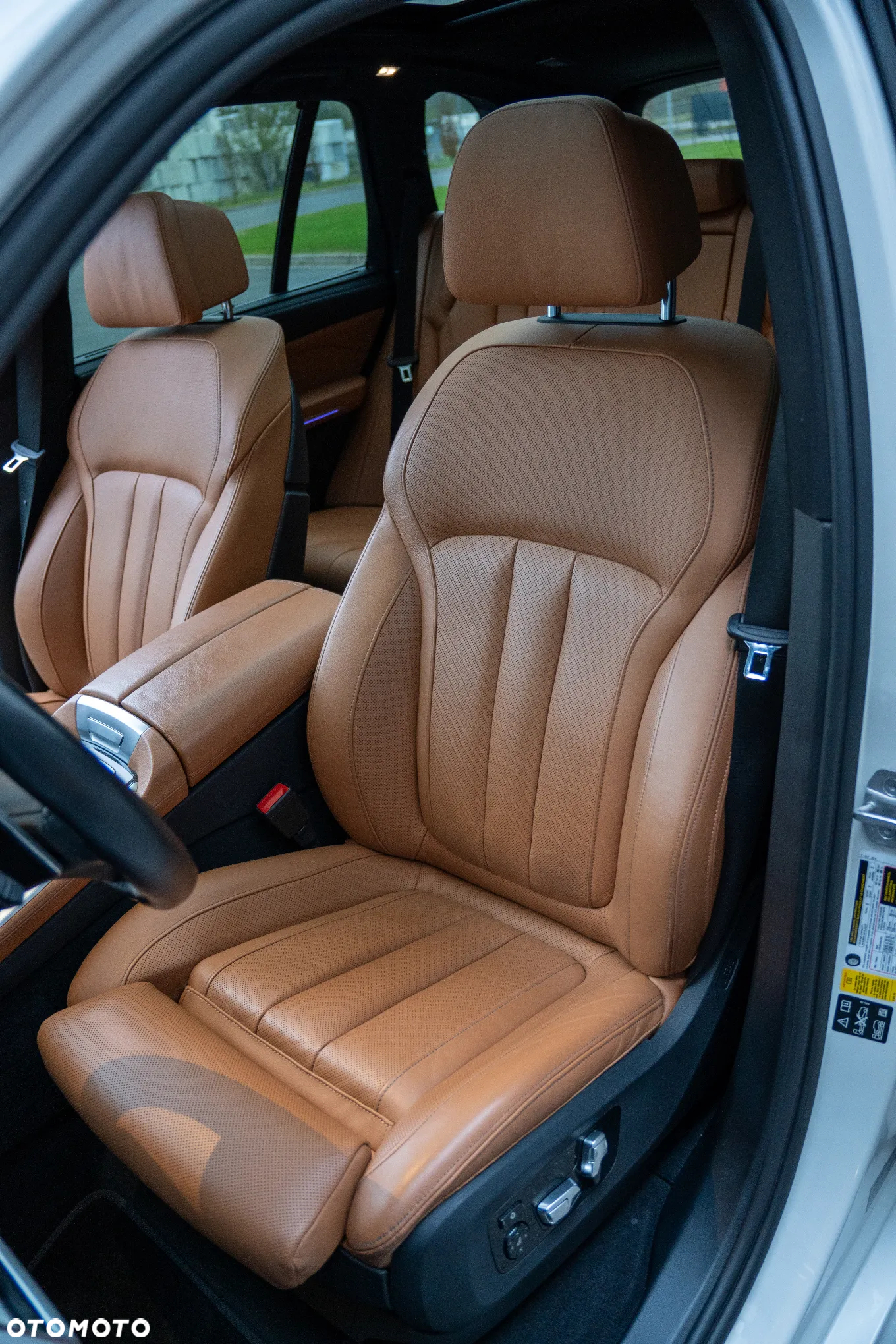 BMW X5 M M50i - 11