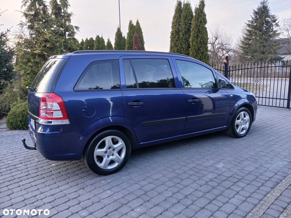 Opel Zafira - 10