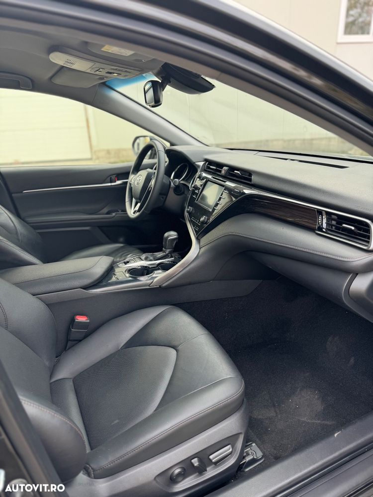 Toyota Camry Business Edition - 9