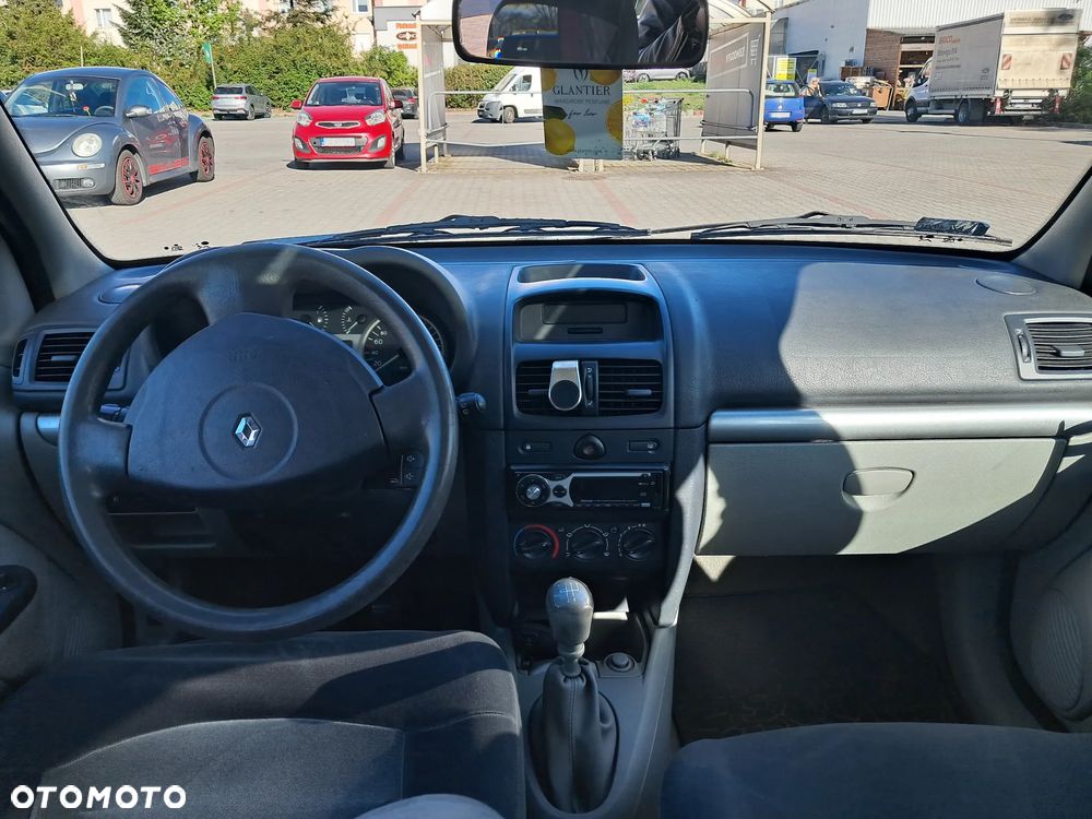 Renault Clio - 7