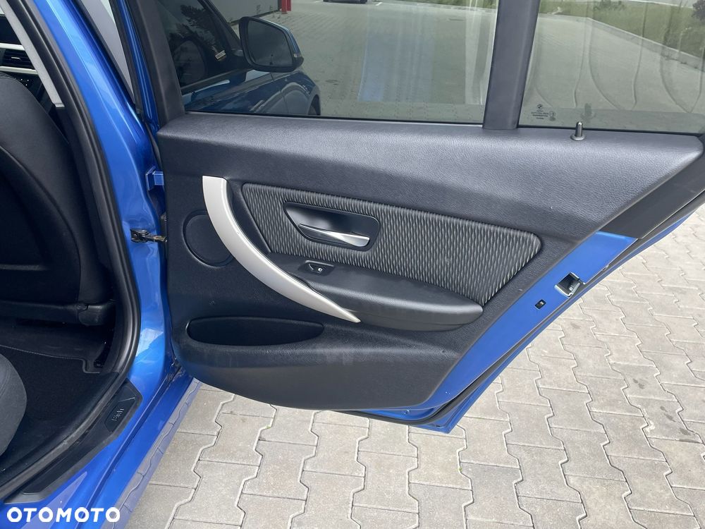BMW Seria 3 320d Sport-Aut Blue Performance - 19