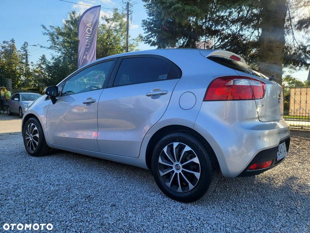 Kia Rio - 7