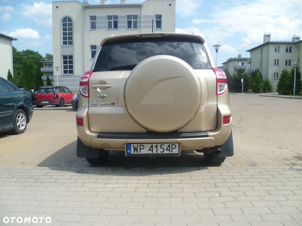 Toyota RAV4 - 6