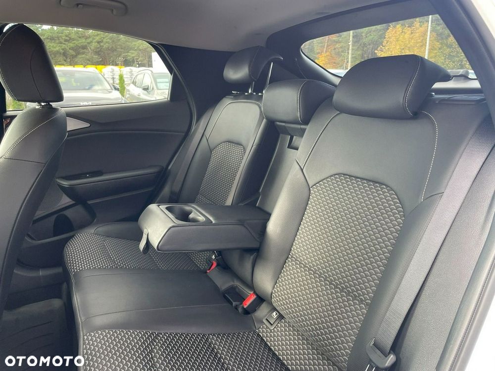 Kia XCeed 1.5 T-GDI Business Line DCT - 16