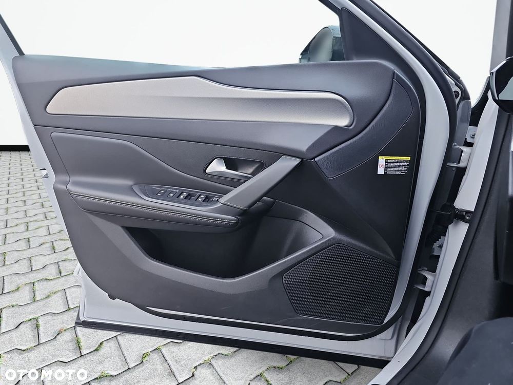 Peugeot 408 - 16