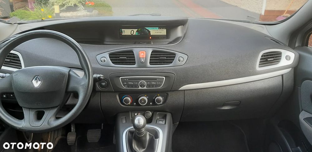 Renault Scenic 1.6 16V Authentique - 8