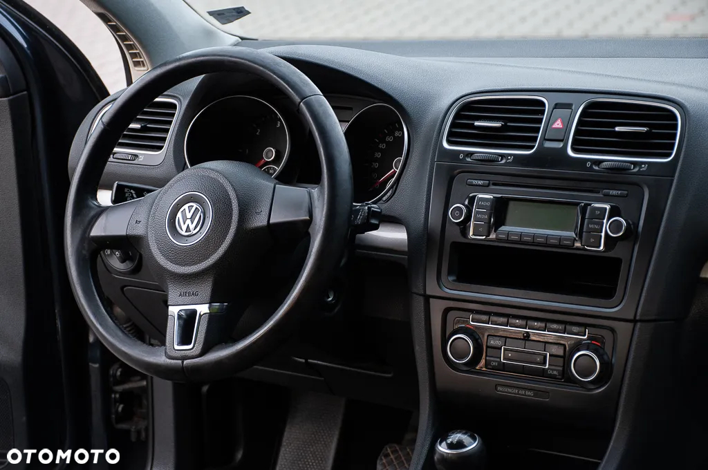 Volkswagen Golf - 23