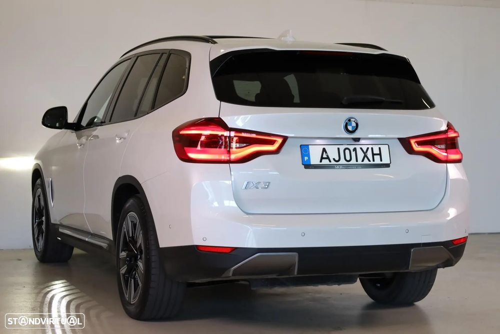 BMW iX3 Inspiring — fotografia 14