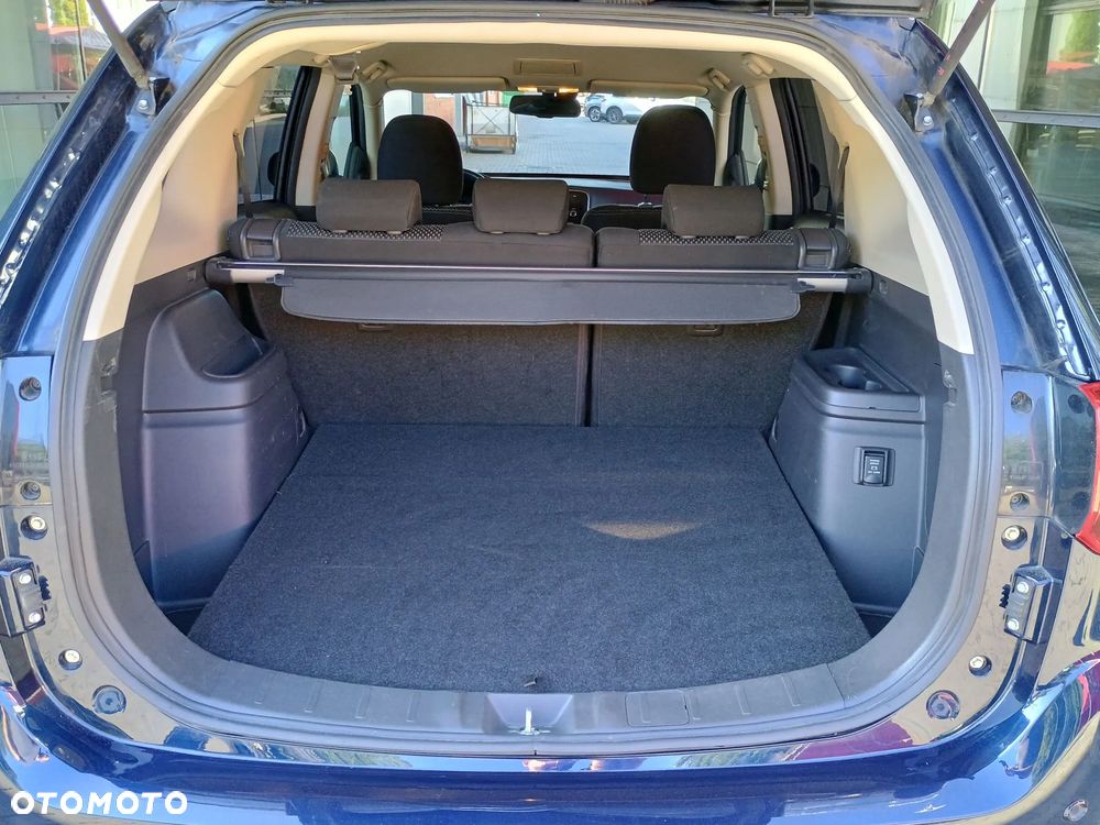 Mitsubishi Outlander 2.0 4WD Invite - 23