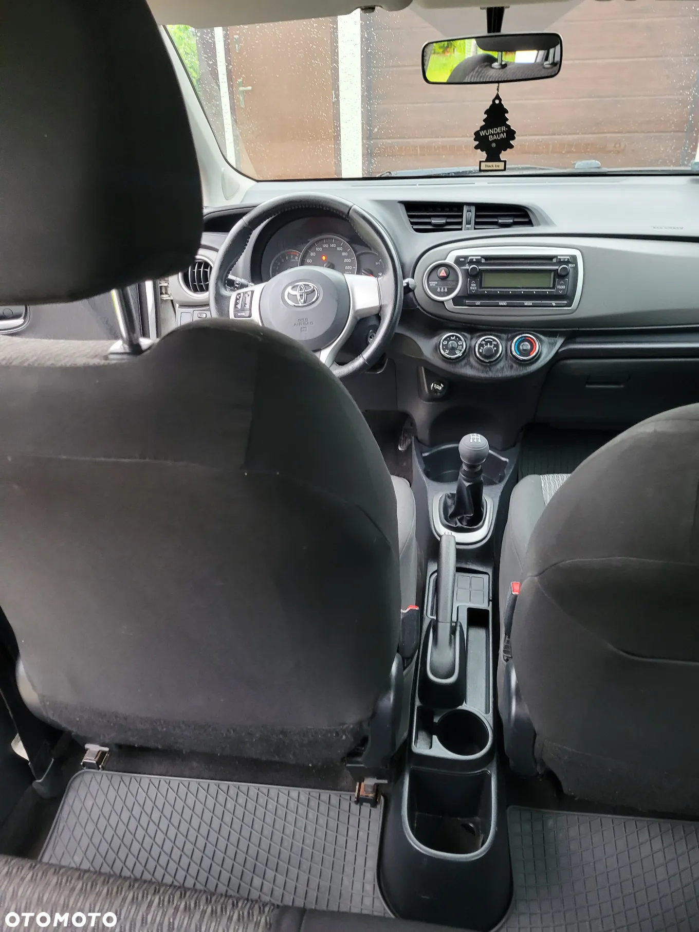 Toyota Yaris - 10