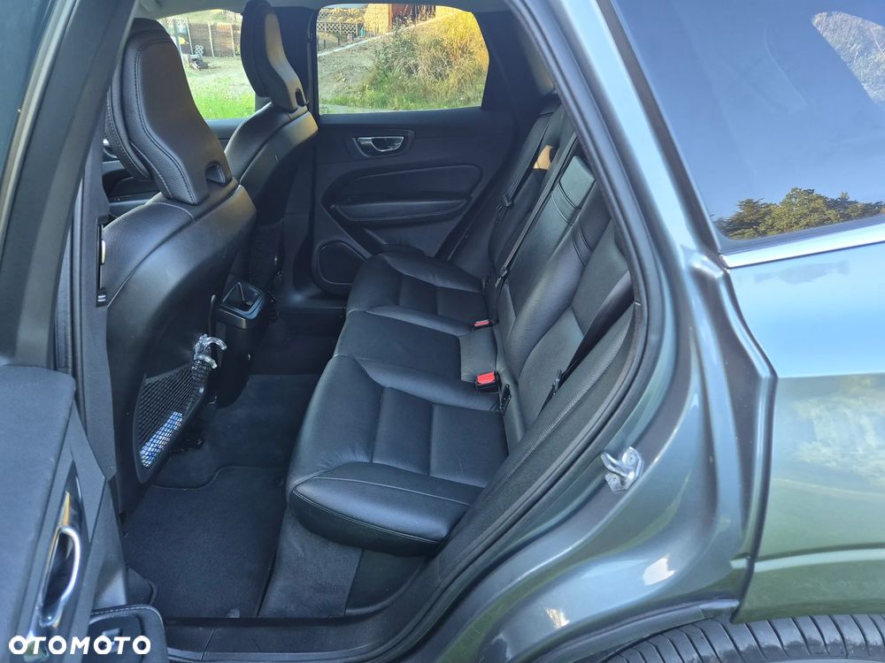 Volvo XC 60 D4 AWD Momentum - 9