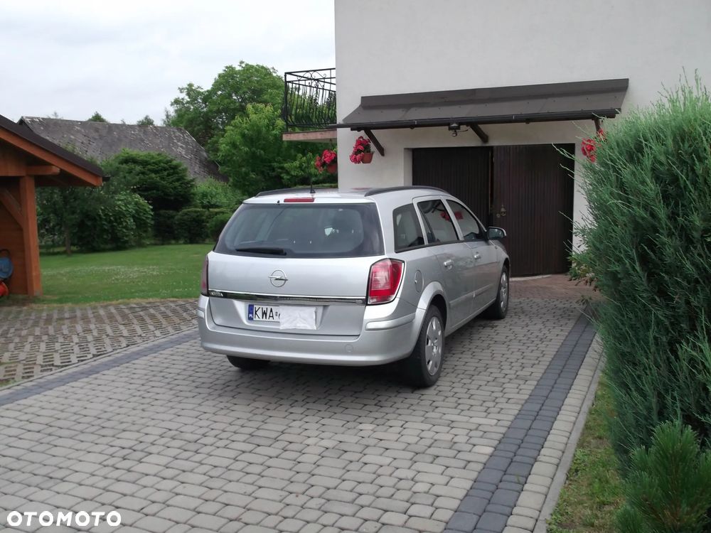 Opel Astra 1.8 Caravan Elegance - 2
