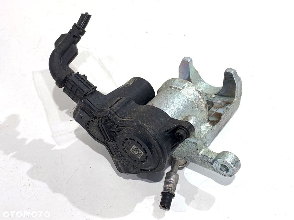 ZACISK LEWY TYŁ  HYUNDAI KONA II (SX2) 2022 - EV 150 kW [204 KM] elektryczny 2023 - - 3