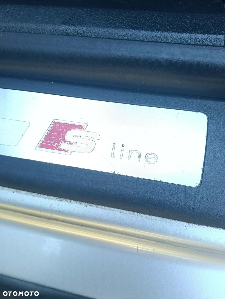 Audi A4 Avant 2.0 TDI DPF quattro - 27