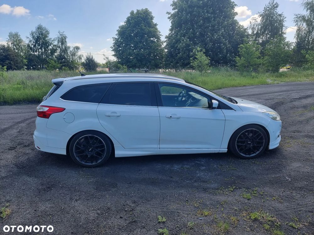 Ford Focus 1.6 EcoBoost Start-Stopp-System Champions Edition - 4