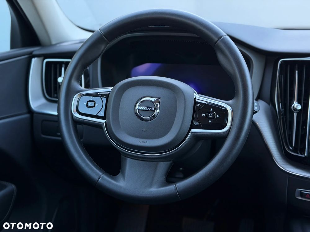 Volvo XC 60 B5 B AWD Plus Bright - 32