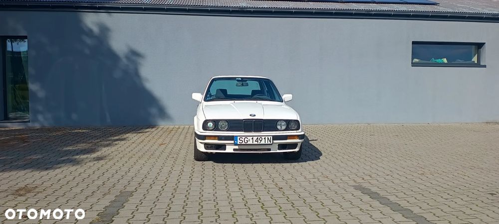 BMW Seria 3 320i - 9