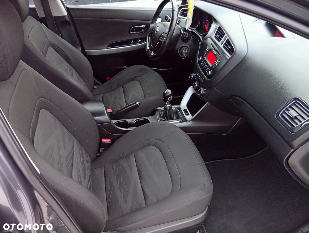 Kia Ceed - 14