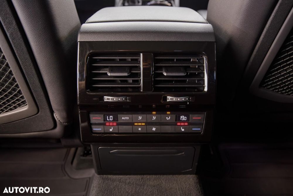 Volkswagen Touareg V6 TSI eHybrid PHEV R - 33