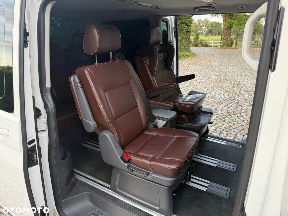 Volkswagen Multivan - 19