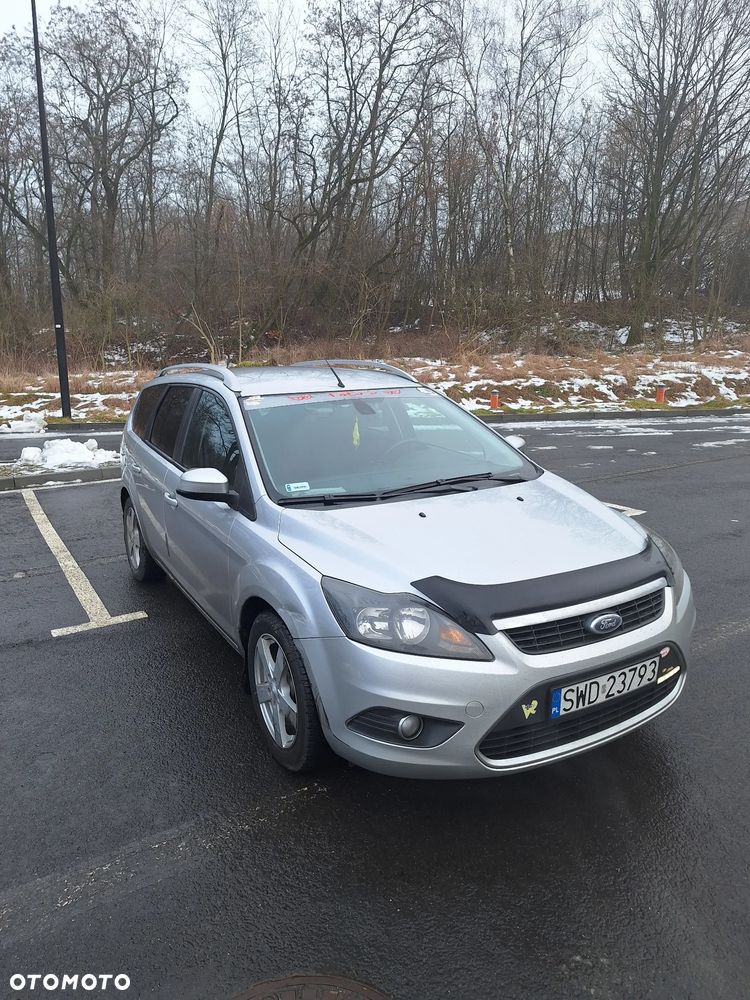 Ford Focus 2.0 16V Trend - 11