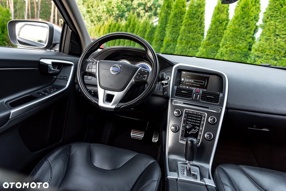 Volvo XC 60 T6 AWD R-Design - 25