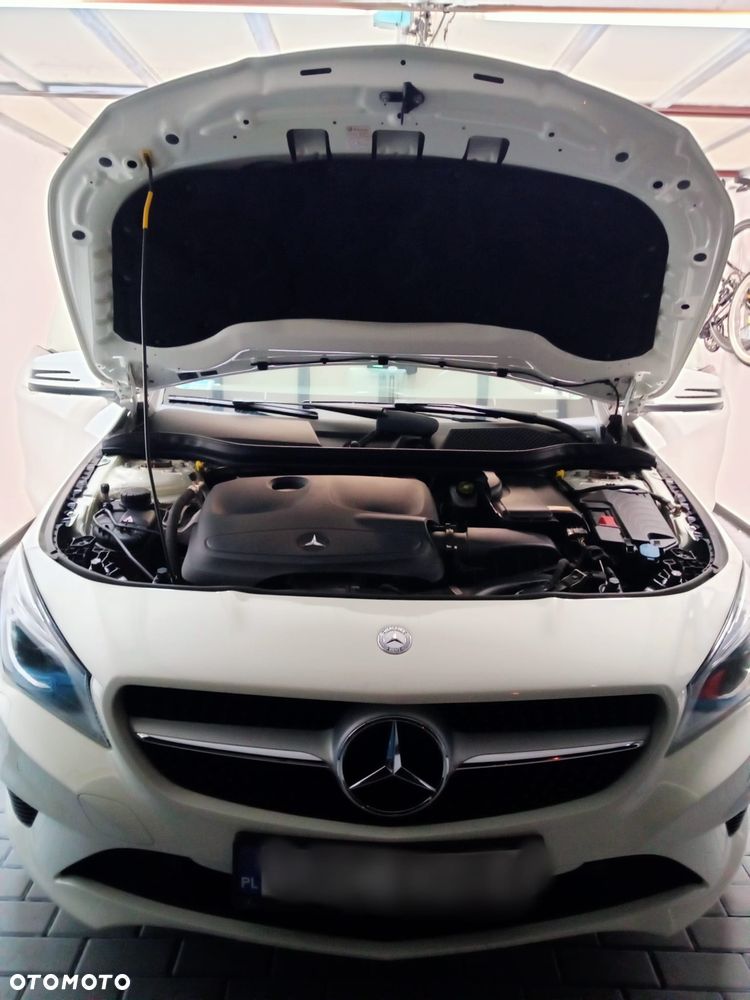 Mercedes-Benz CLA 200 7G-DCT AMG Line - 4