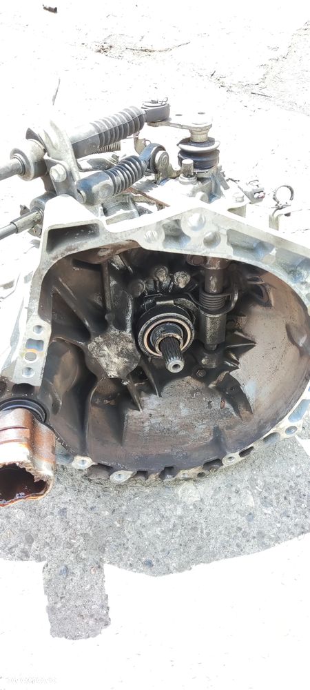 SKRZYNIA BIEGÓW TOYOTA YARIS II 1,0 - 3