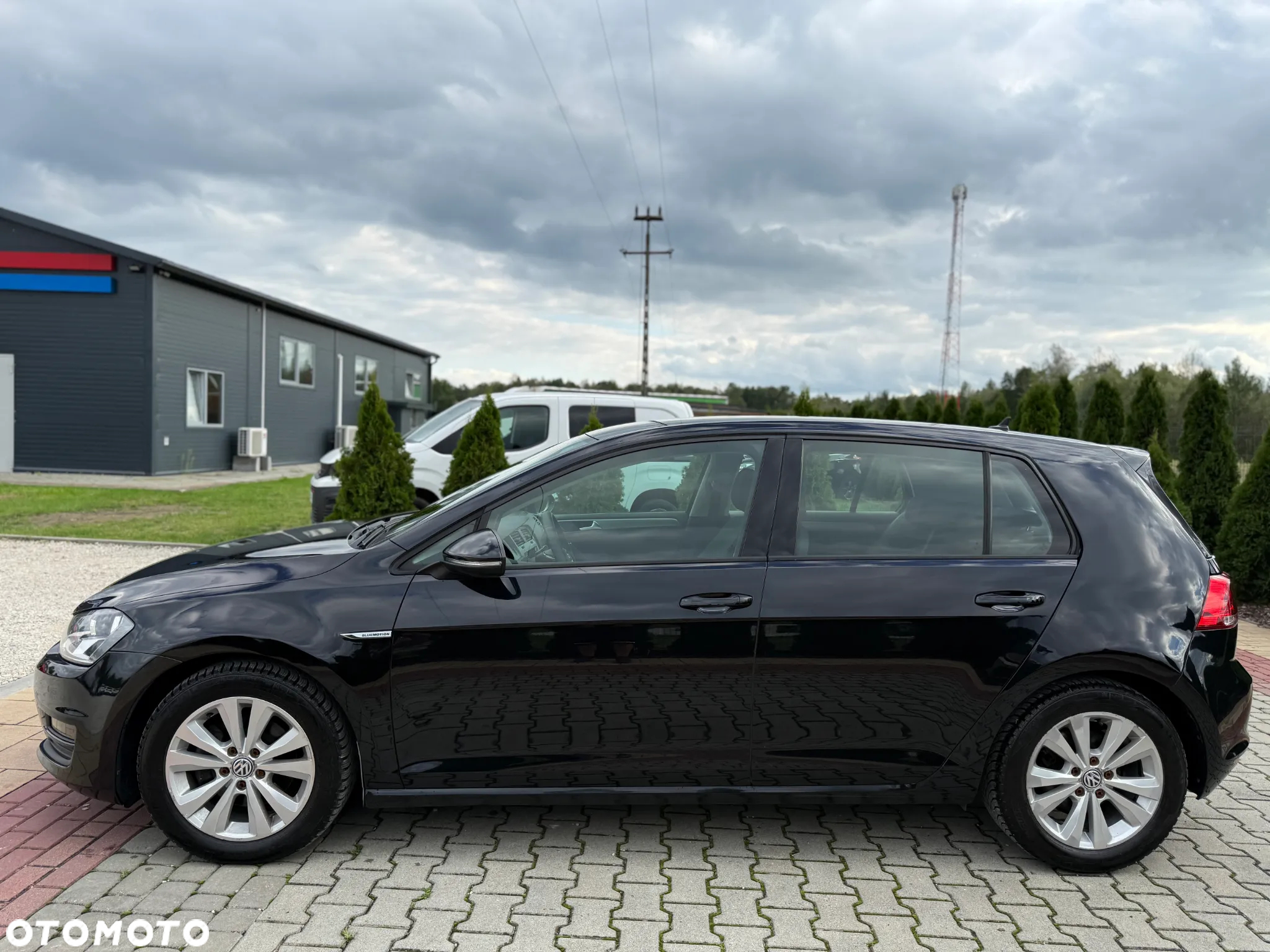 Volkswagen Golf 1.6 TDI BlueMotion Comfortline - 11