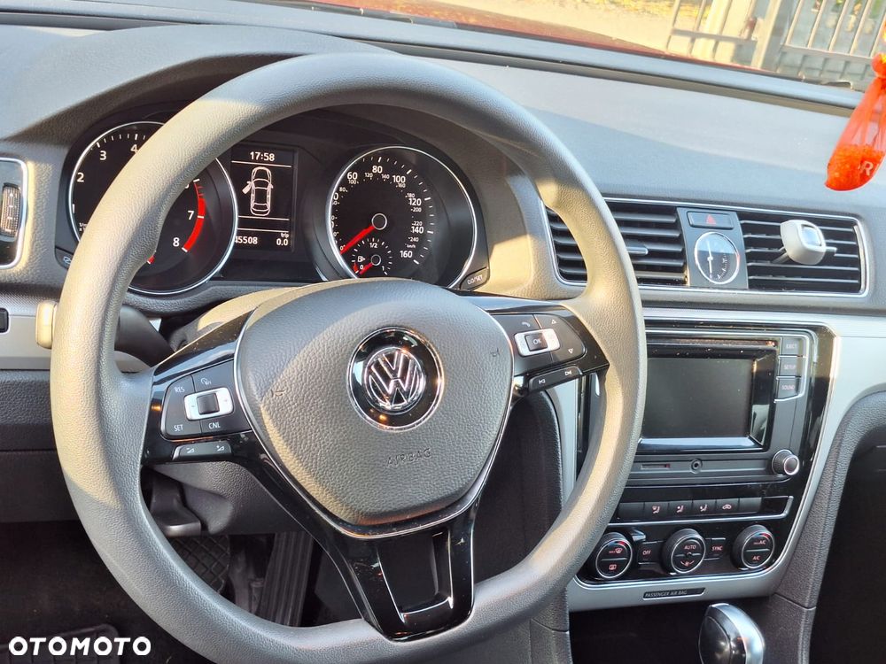Volkswagen Passat - 10