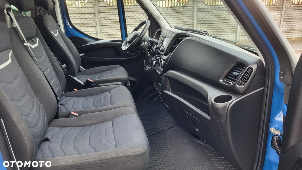 Iveco Daily 35S180 / doka / auto brygadowe / 7 osobowe / - 23