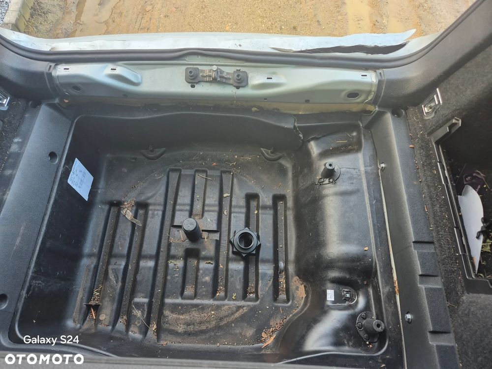 Volkswagen Passat - 16