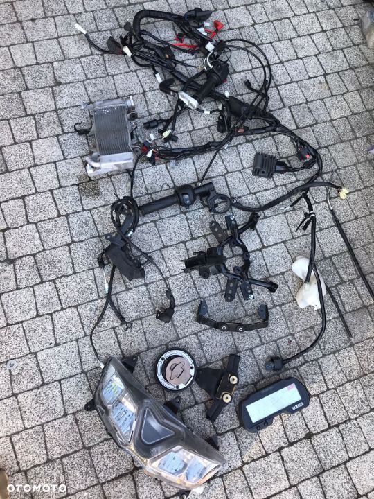 Yamaha YZF 125  chłodnica  silnik bok osłona błotnik - 8