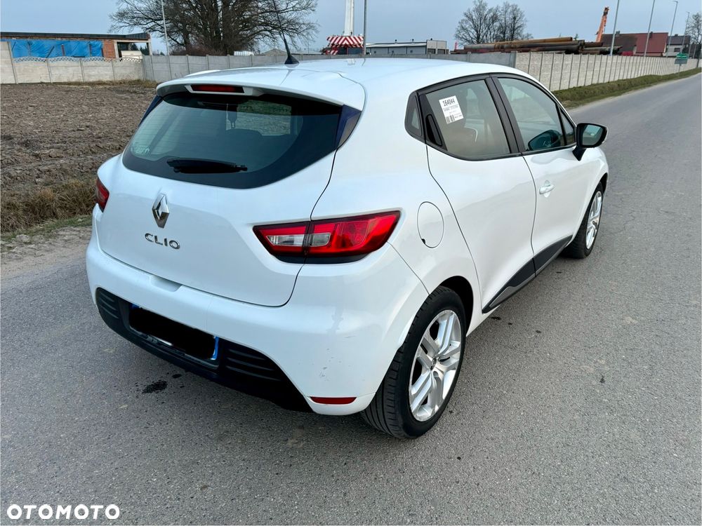 Renault Clio 1.2 16V 75 Collection - 9