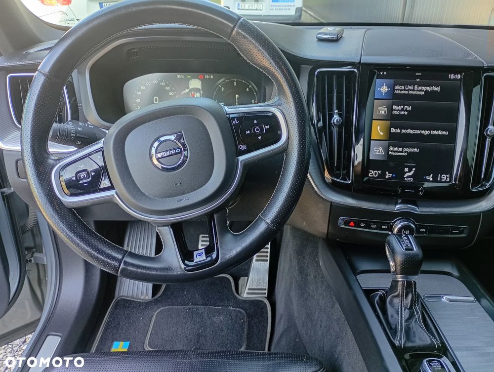 Volvo XC 60 D4 AWD R-Design - 11