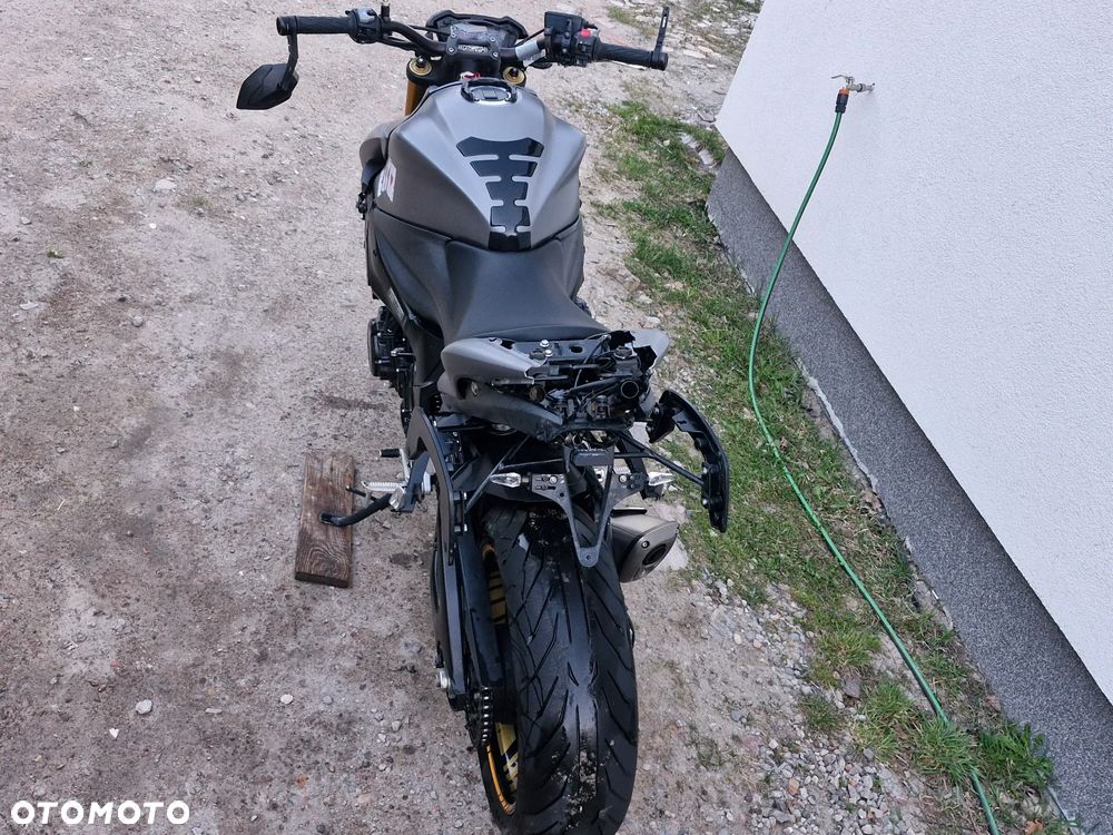 Suzuki GSX - 4